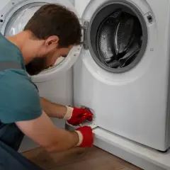Chodząca pralka? Skuteczna diagnoza i naprawa krok po kroku