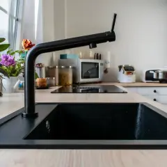 Zlewozmywak do szafki 60 cm: Jak dopasować i nie żałować?