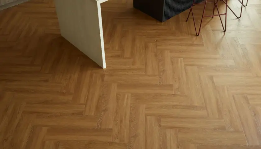 Układanie paneli winylowych: Zrób to sam i uniknij błędów!