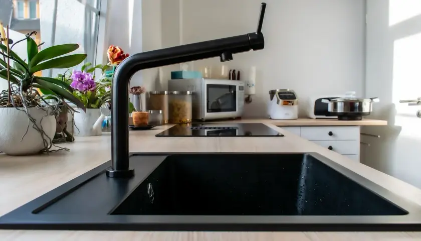 Zlewozmywak do szafki 60 cm: Jak dopasować i nie żałować?