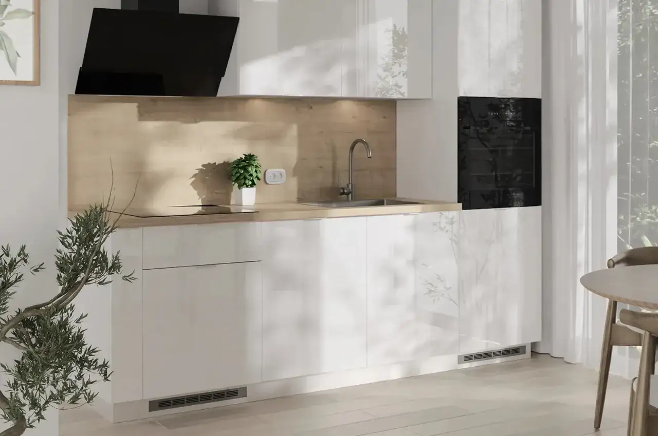 Backsplash do białej kuchni z drewnem style